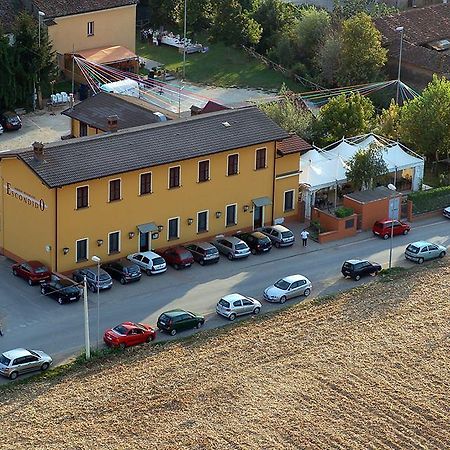 Albergo Escondido Soresina Bagian luar foto