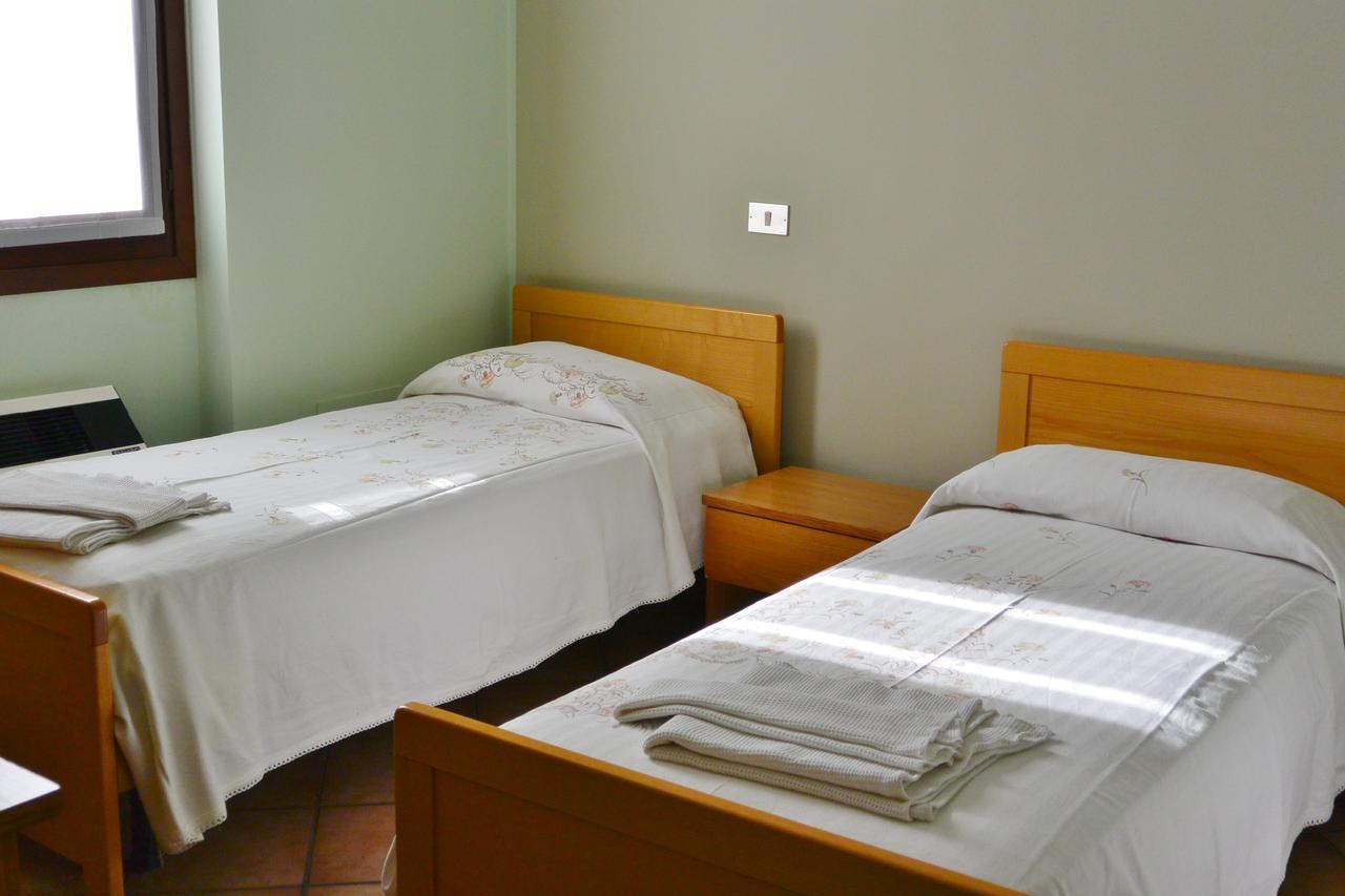 Albergo Escondido Soresina Bagian luar foto