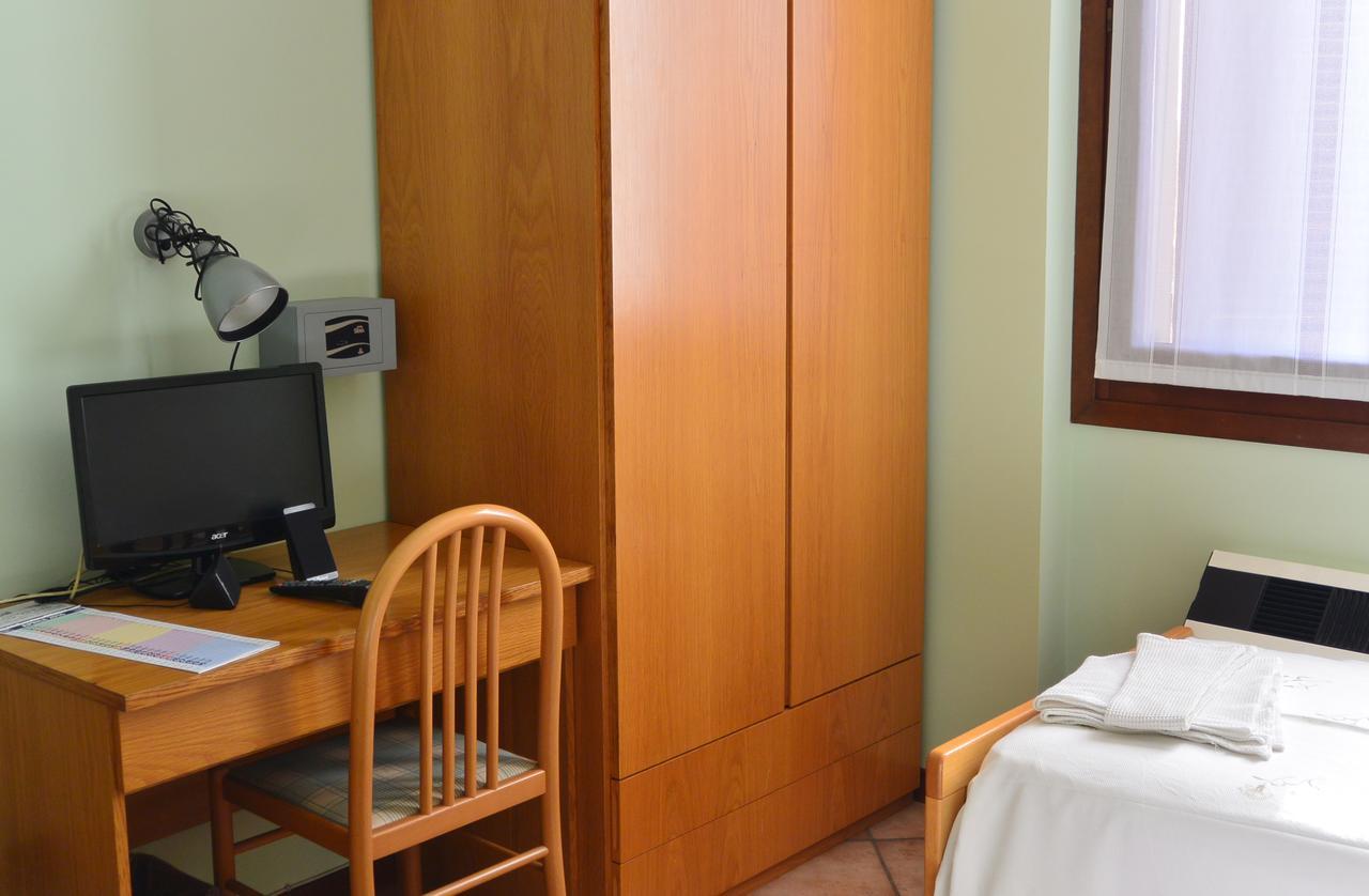 Albergo Escondido Soresina Bagian luar foto